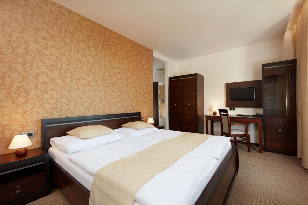 Hotel Slunny Dvur Jeseník エクステリア 写真