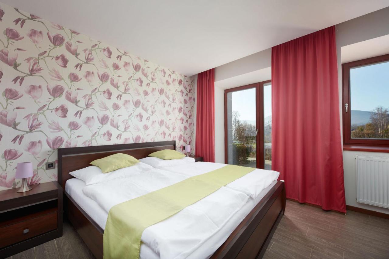 Hotel Slunny Dvur Jeseník エクステリア 写真