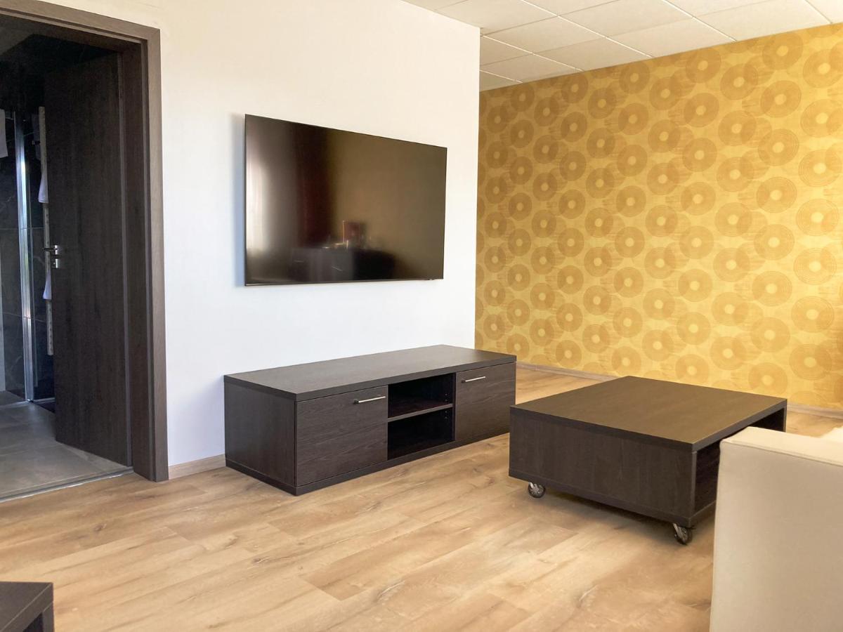 Hotel Slunny Dvur Jeseník エクステリア 写真