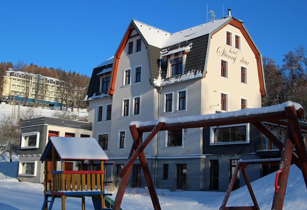 Hotel Slunny Dvur Jeseník エクステリア 写真